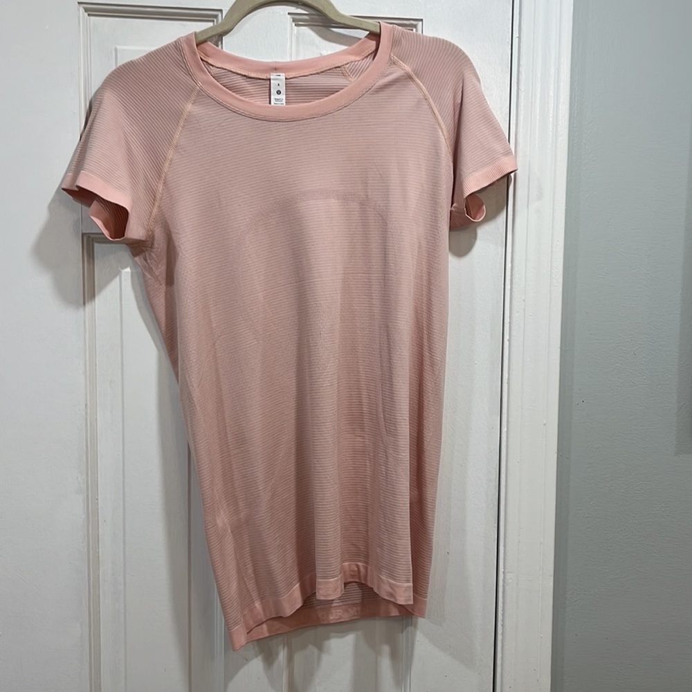 Lululemon swiftly tech 2.0 BRAND NEW WORN ONE TIME